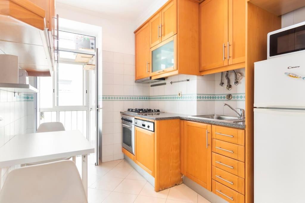 Spacious Apartment Near Saldanha Lisabona Exterior foto
